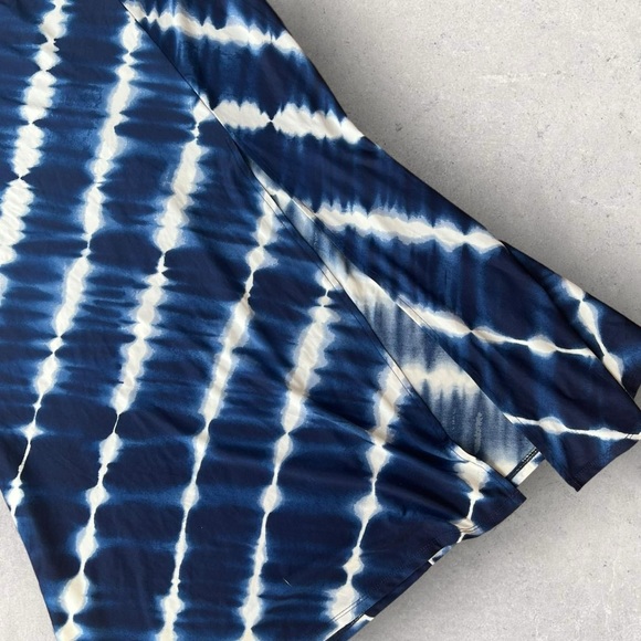 Venus | Two-Piece Set - Picture 6 of 7